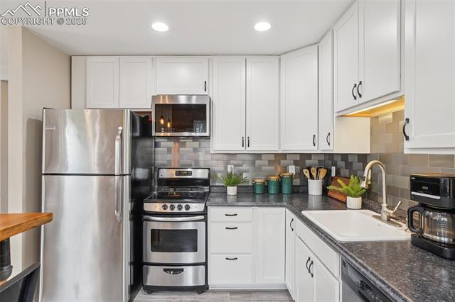 2220 W Uintah Street