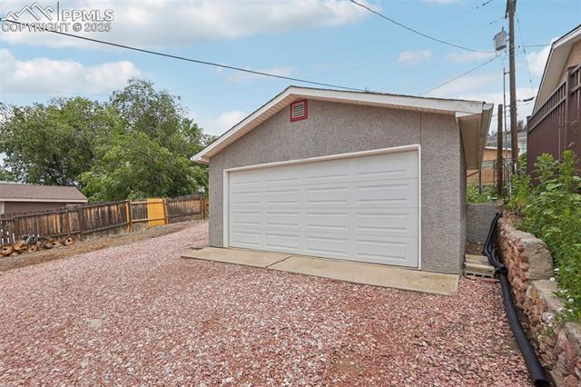 2220 W Uintah Street