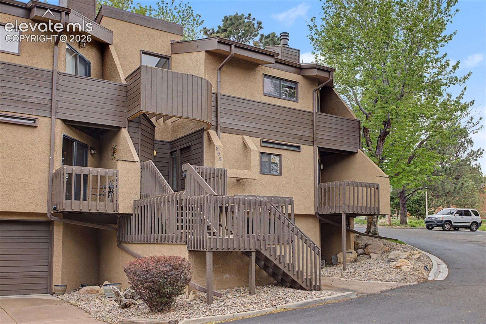 869 Pebblewood Drive