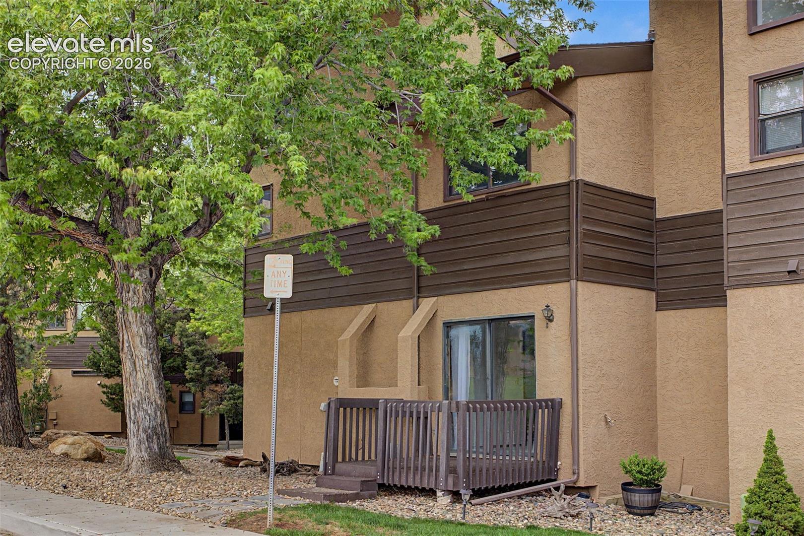 869 Pebblewood Drive