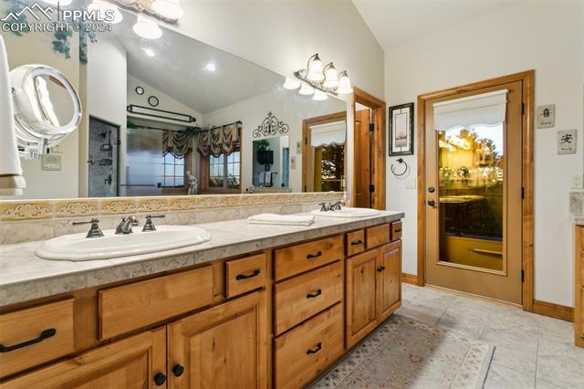 5470 ROUNDUP RIDGE Road