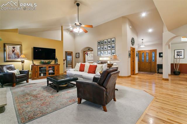 5470 ROUNDUP RIDGE Road