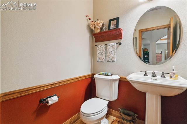 5470 ROUNDUP RIDGE Road