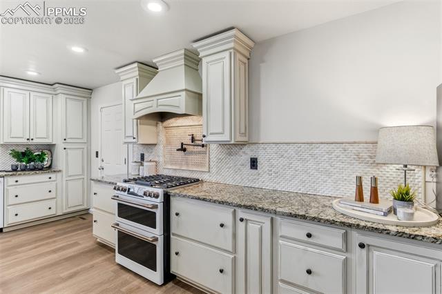 6934 Cedarwood Circle