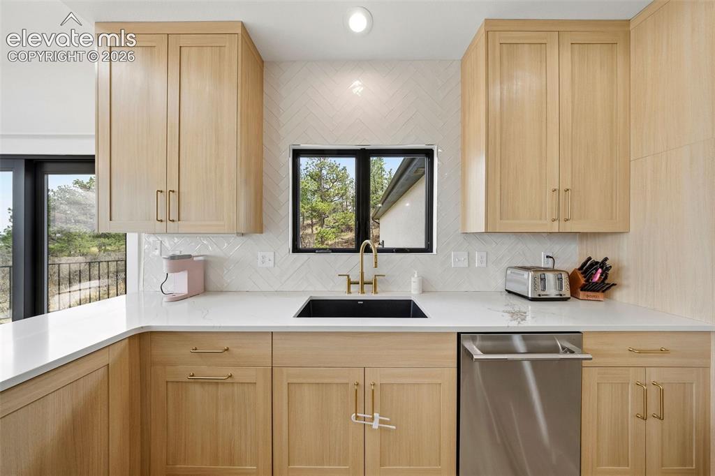 2220 Cape Pine Way