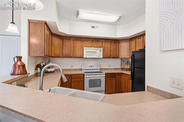 1816 Montura View 204