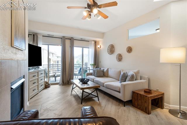 1816 Montura View 204