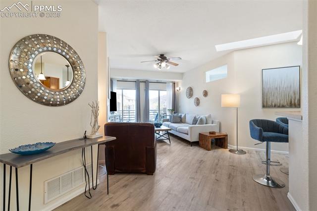 1816 Montura View 204