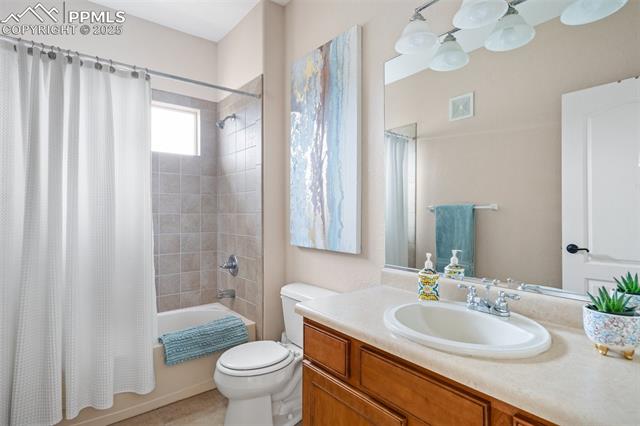 1816 Montura View 204