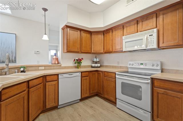 1816 Montura View 204