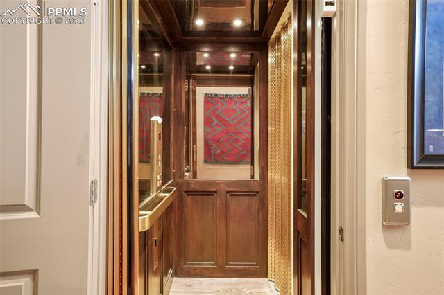 2854 Stratton Forest Heights