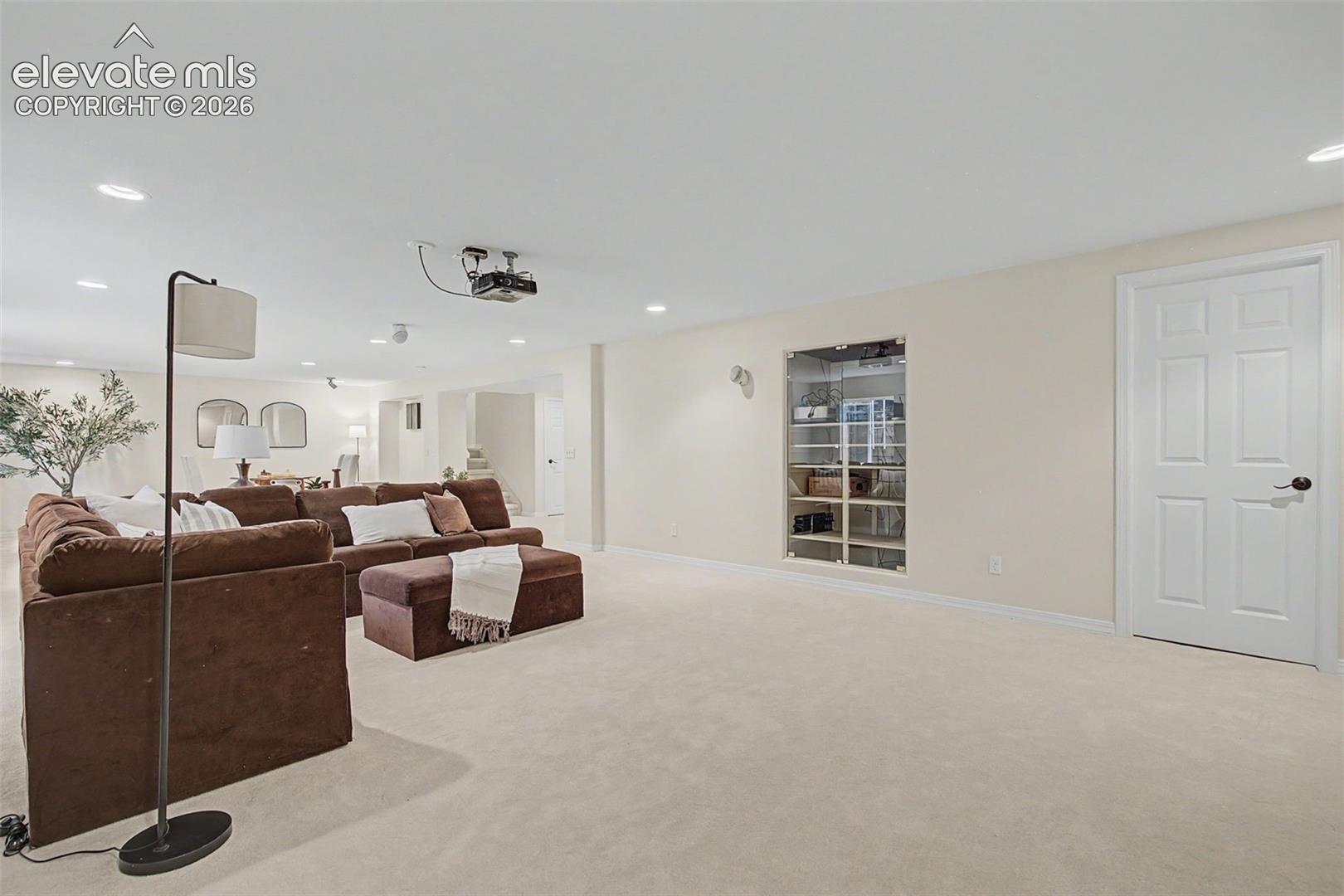 2528 Willow Glen Drive