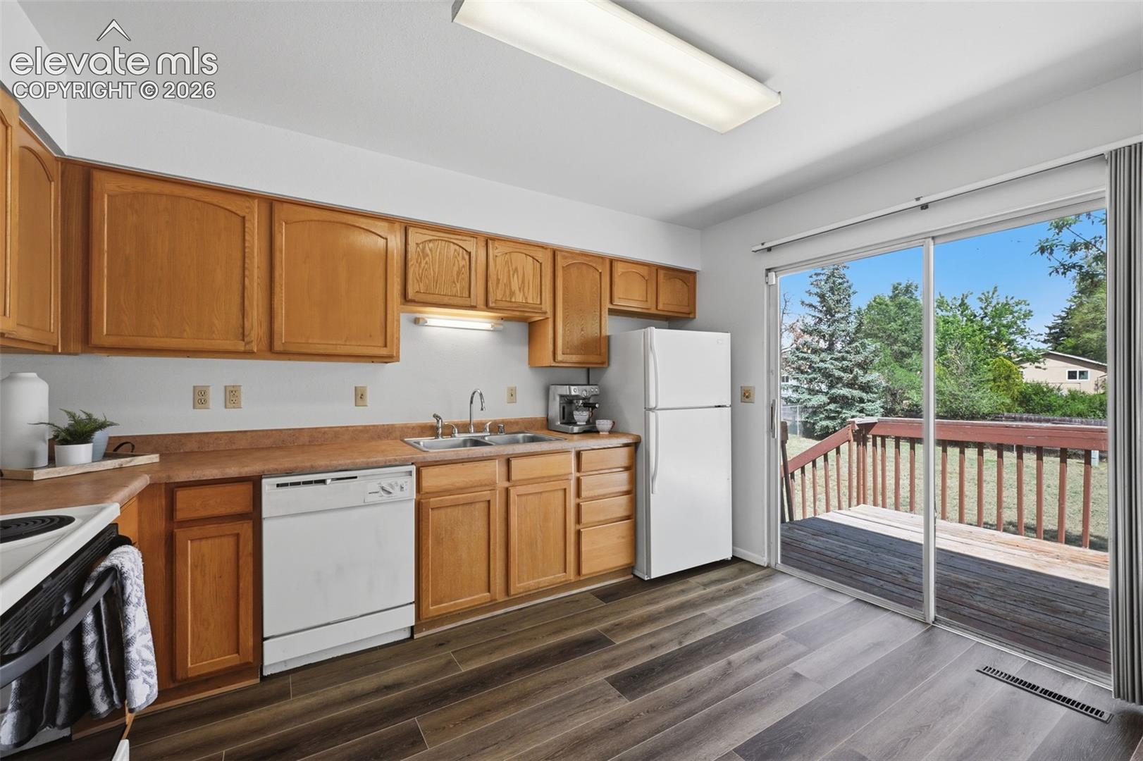 1219 Lewis Lane
