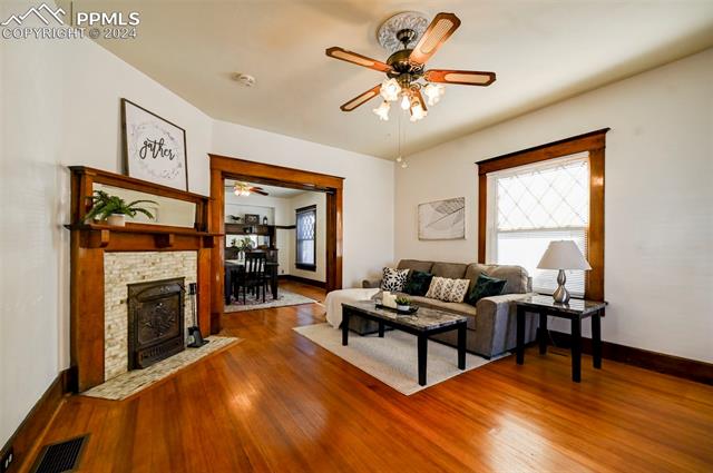 715 S Cascade Avenue