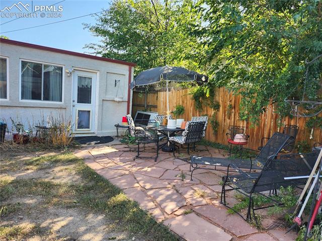 1711 E 10th Street