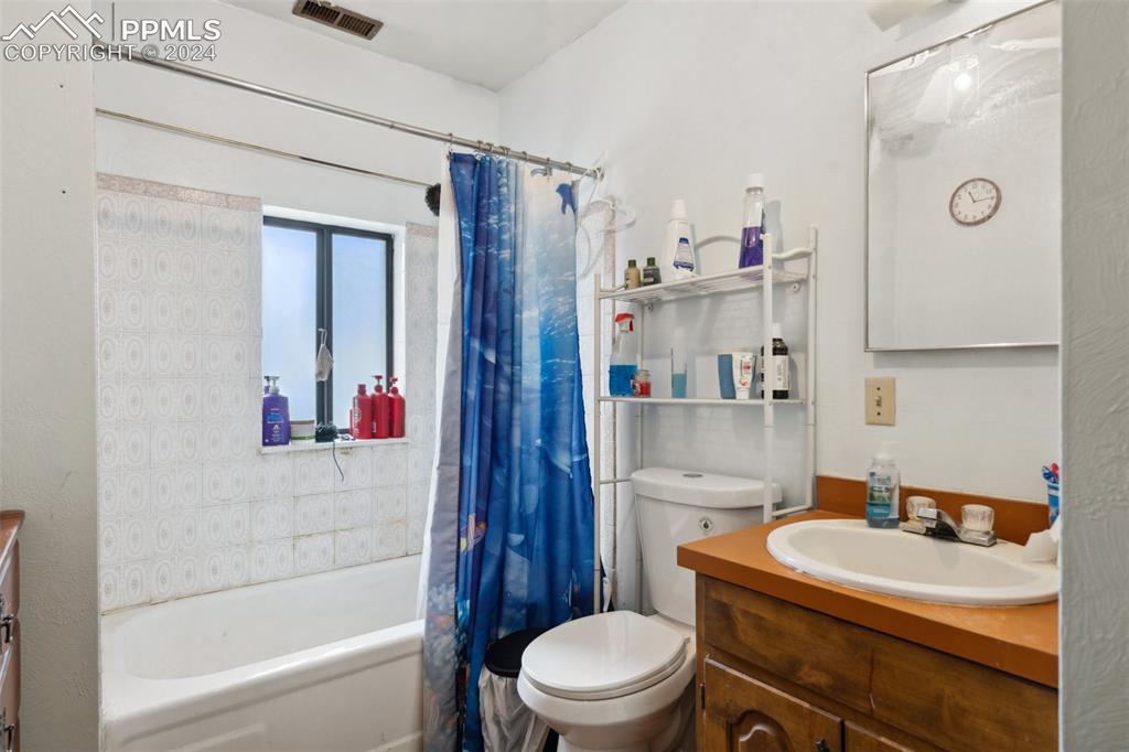 404 N Walnut Street