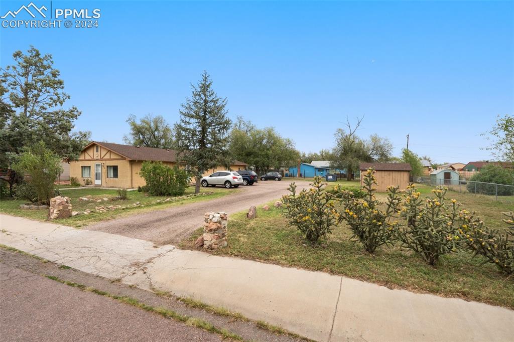 404 N Walnut Street