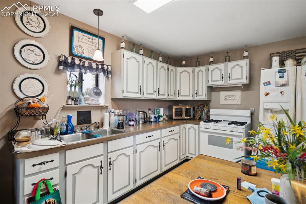 404 N Walnut Street