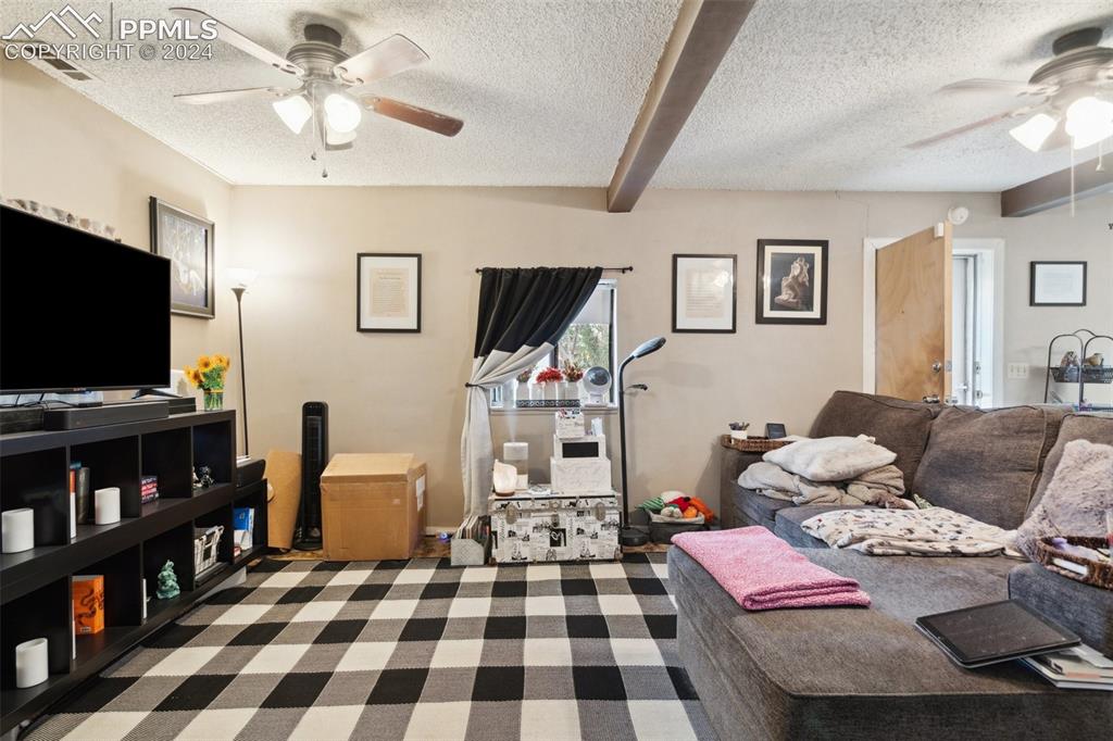 404 N Walnut Street