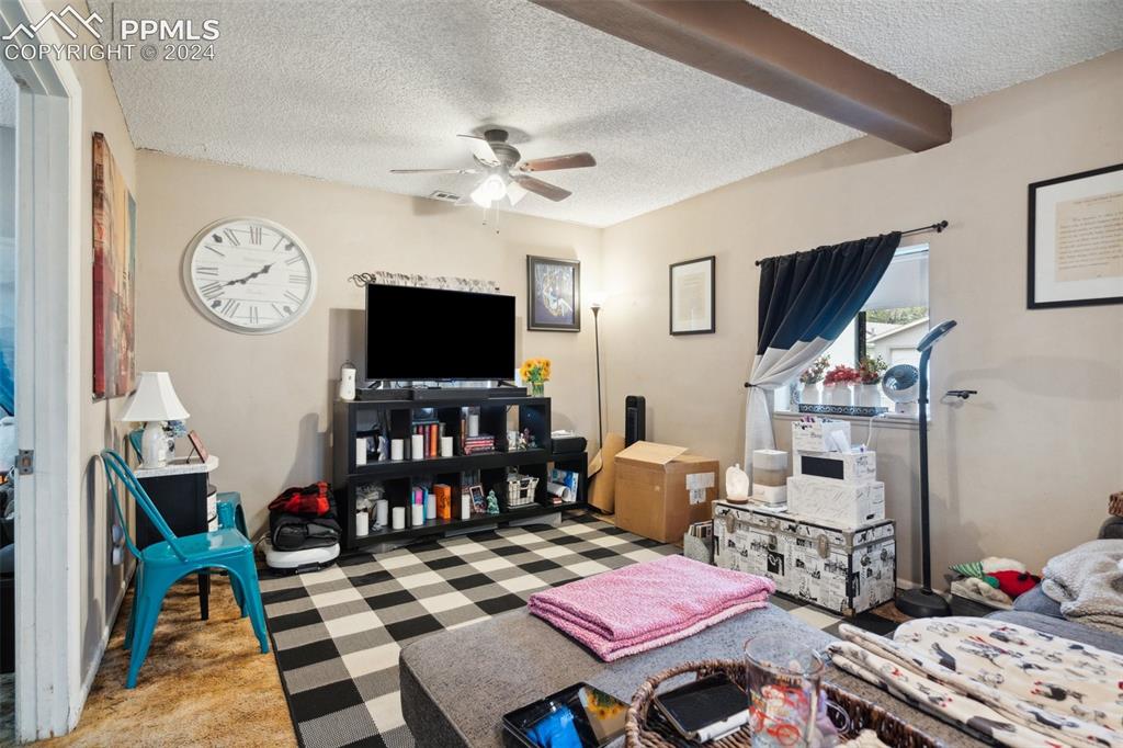 404 N Walnut Street