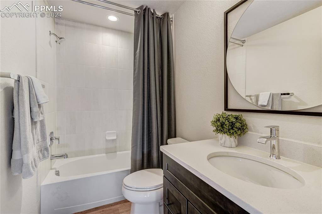 4127 Parkwood Trail