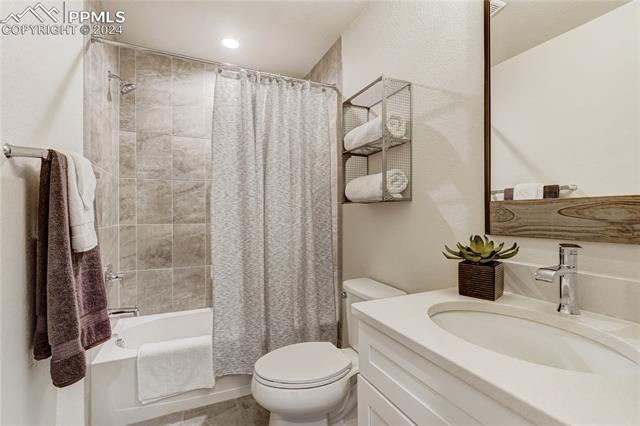 4127 Parkwood Trail