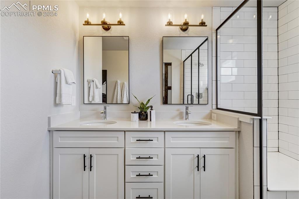 4127 Parkwood Trail