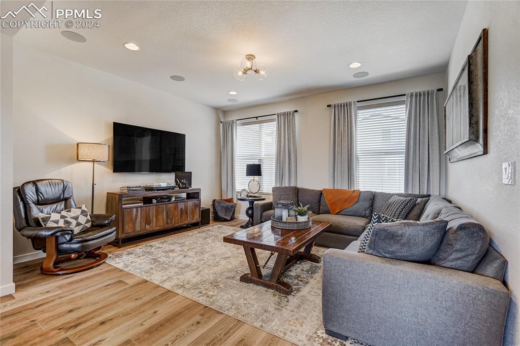 4127 Parkwood Trail