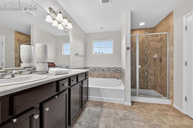 8253 Hardwood Circle