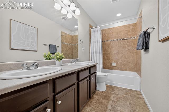 8253 Hardwood Circle