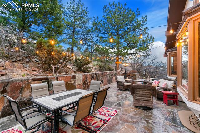 7007 Oak Hills Court