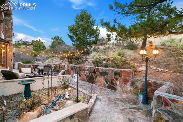 7007 Oak Hills Court