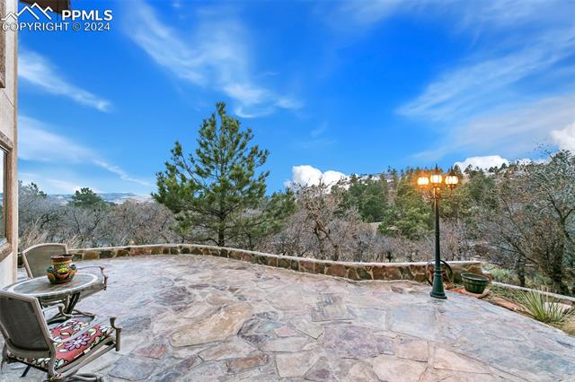 7007 Oak Hills Court