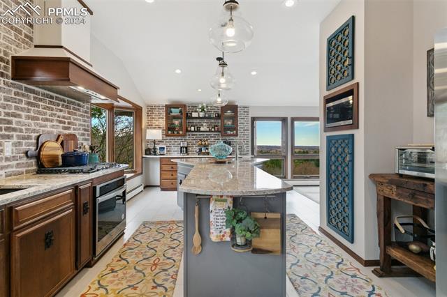 7007 Oak Hills Court