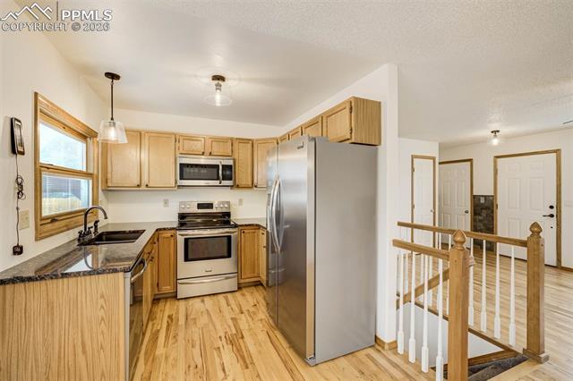 5855 Grapevine Drive