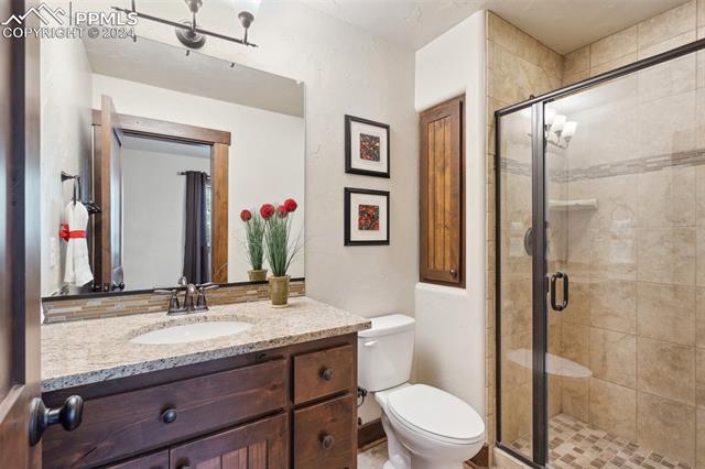 15664 Pole Pine Point