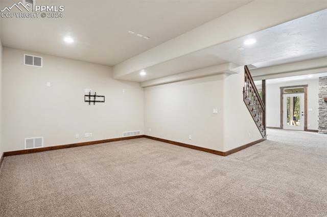 15664 Pole Pine Point