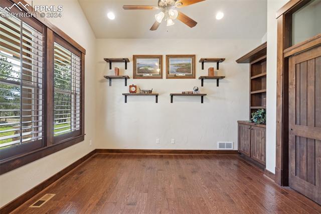 15664 Pole Pine Point