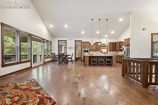 15664 Pole Pine Point