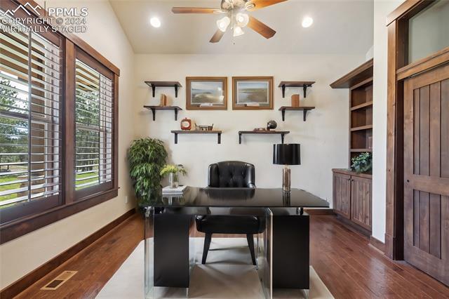 15664 Pole Pine Point