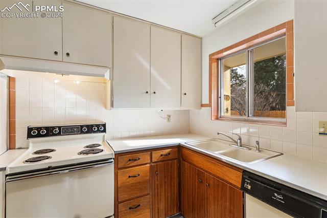 2141 N El Paso Street