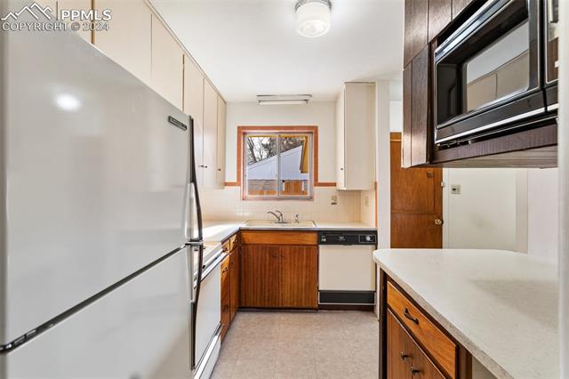 2141 N El Paso Street