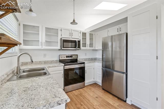 6475 Stonehedge Drive