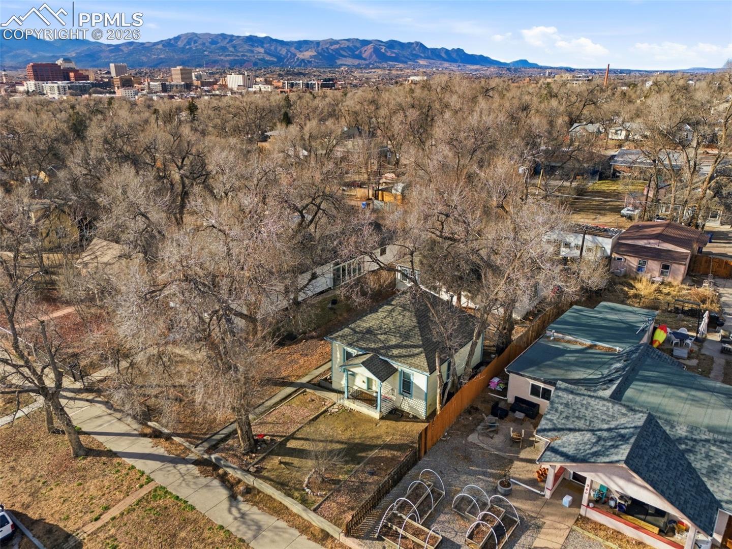 936 E Moreno Avenue