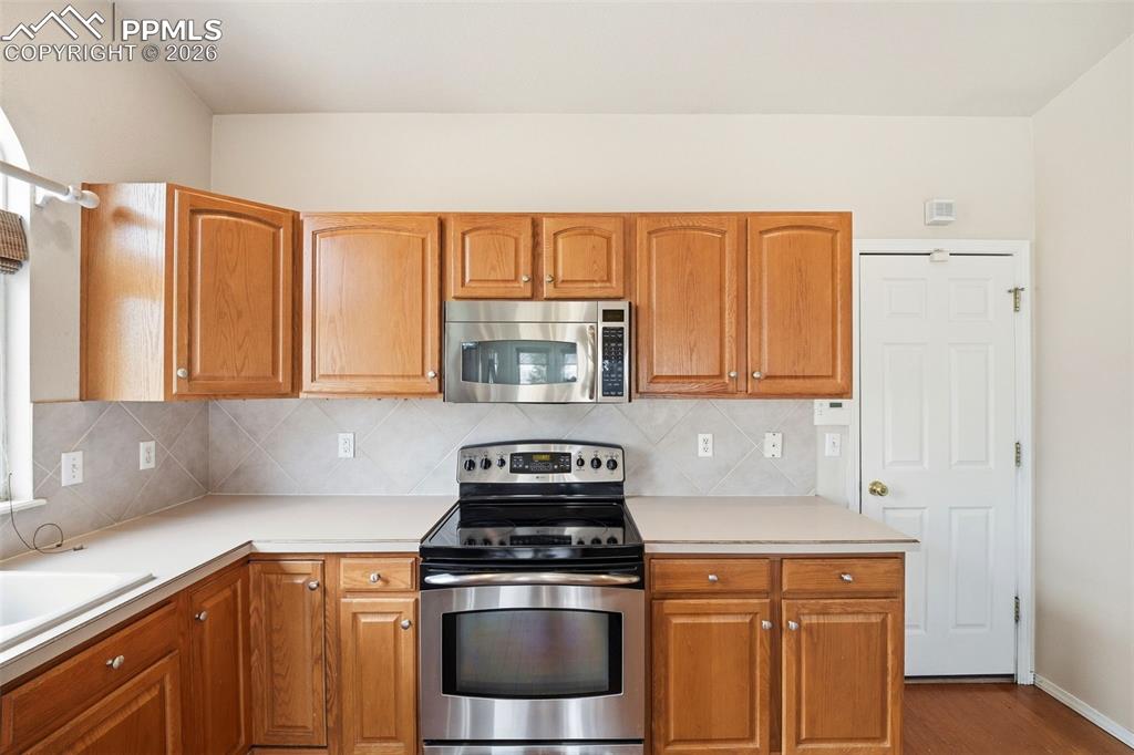 9235 Lizmoor Court