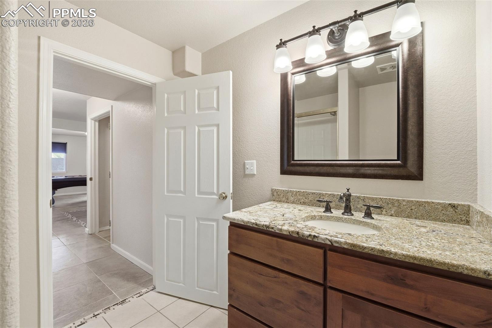 9235 Lizmoor Court