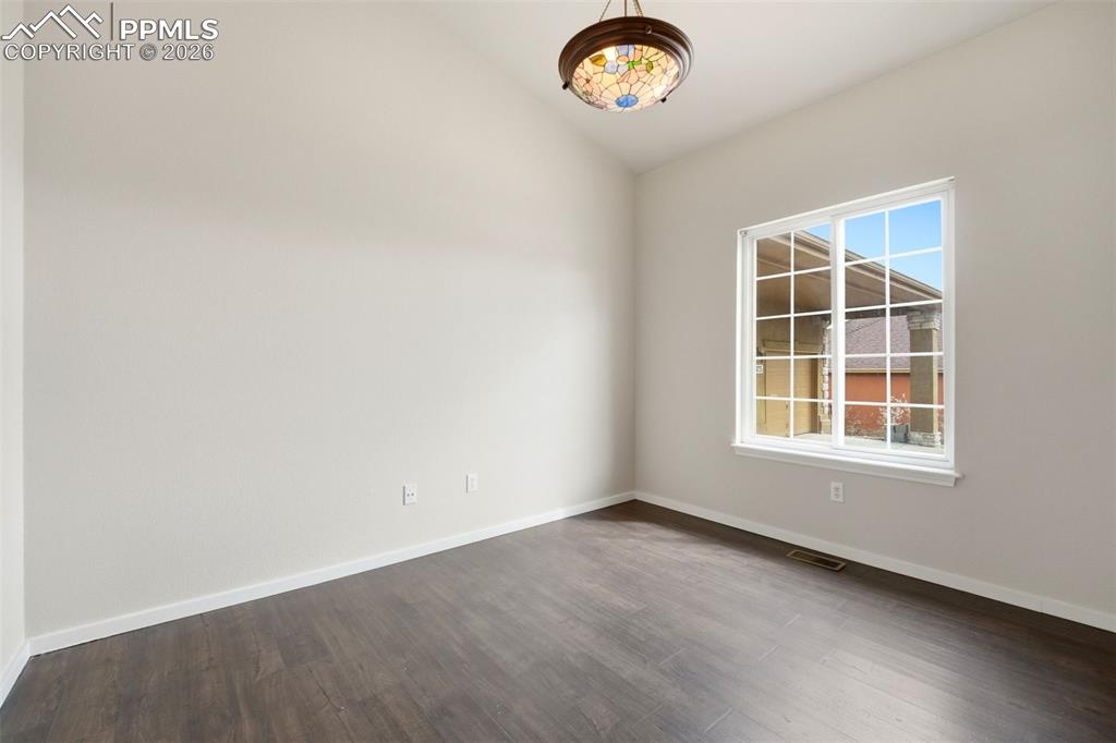 9235 Lizmoor Court