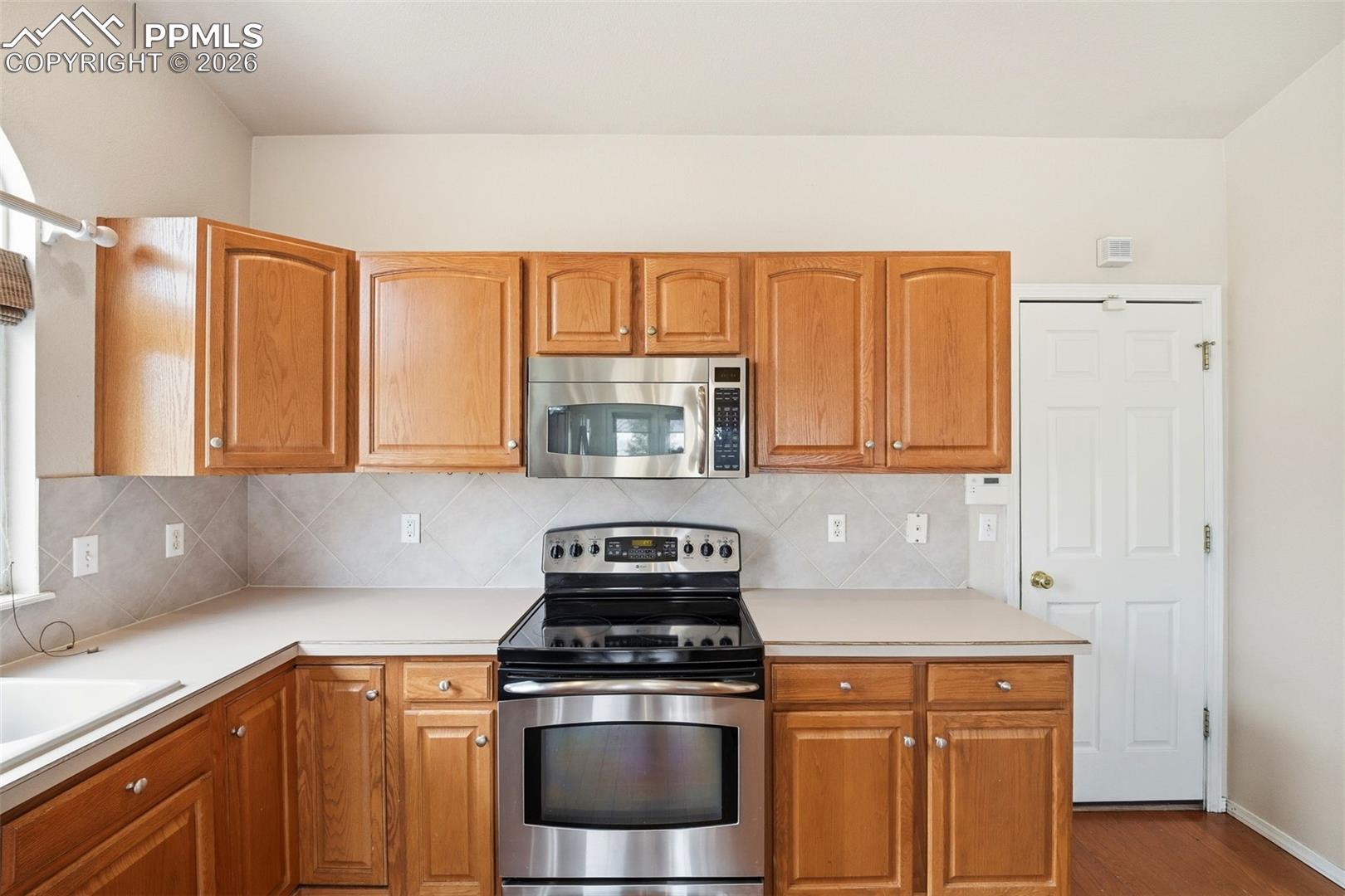 9235 Lizmoor Court