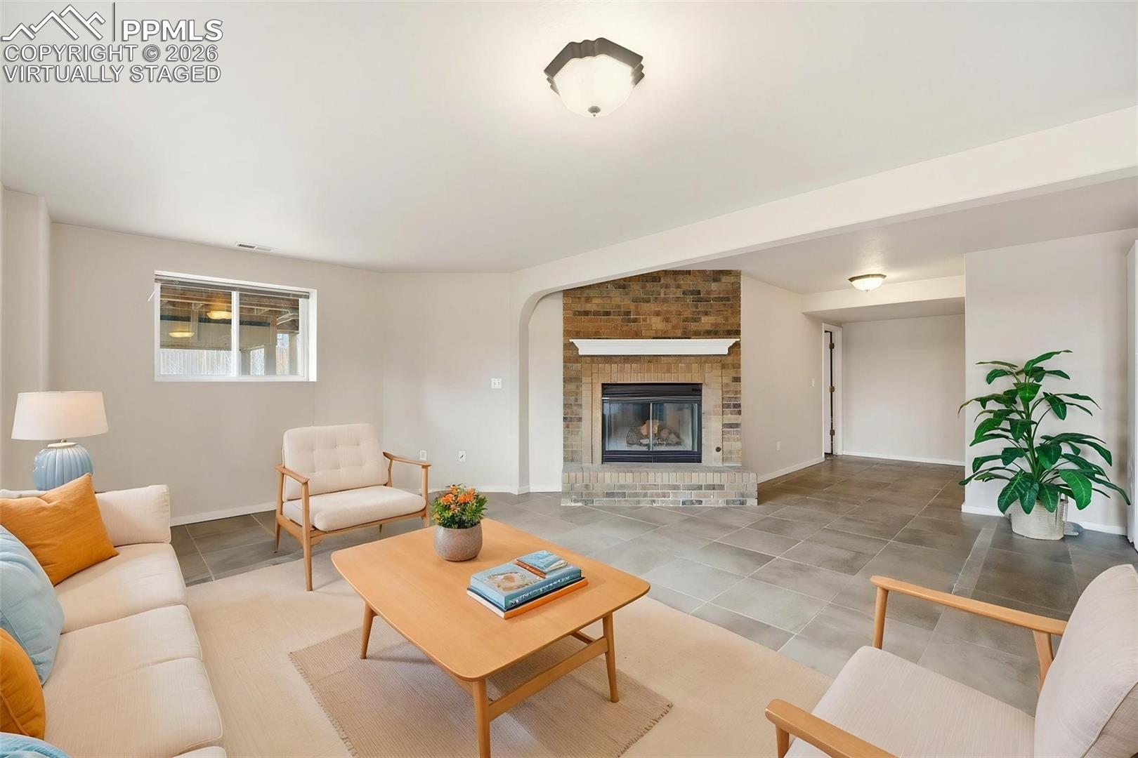 9235 Lizmoor Court