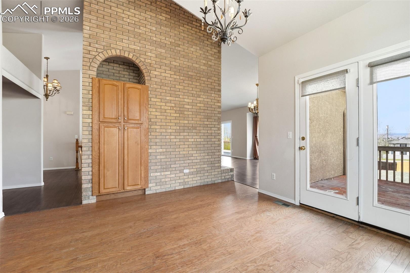 9235 Lizmoor Court